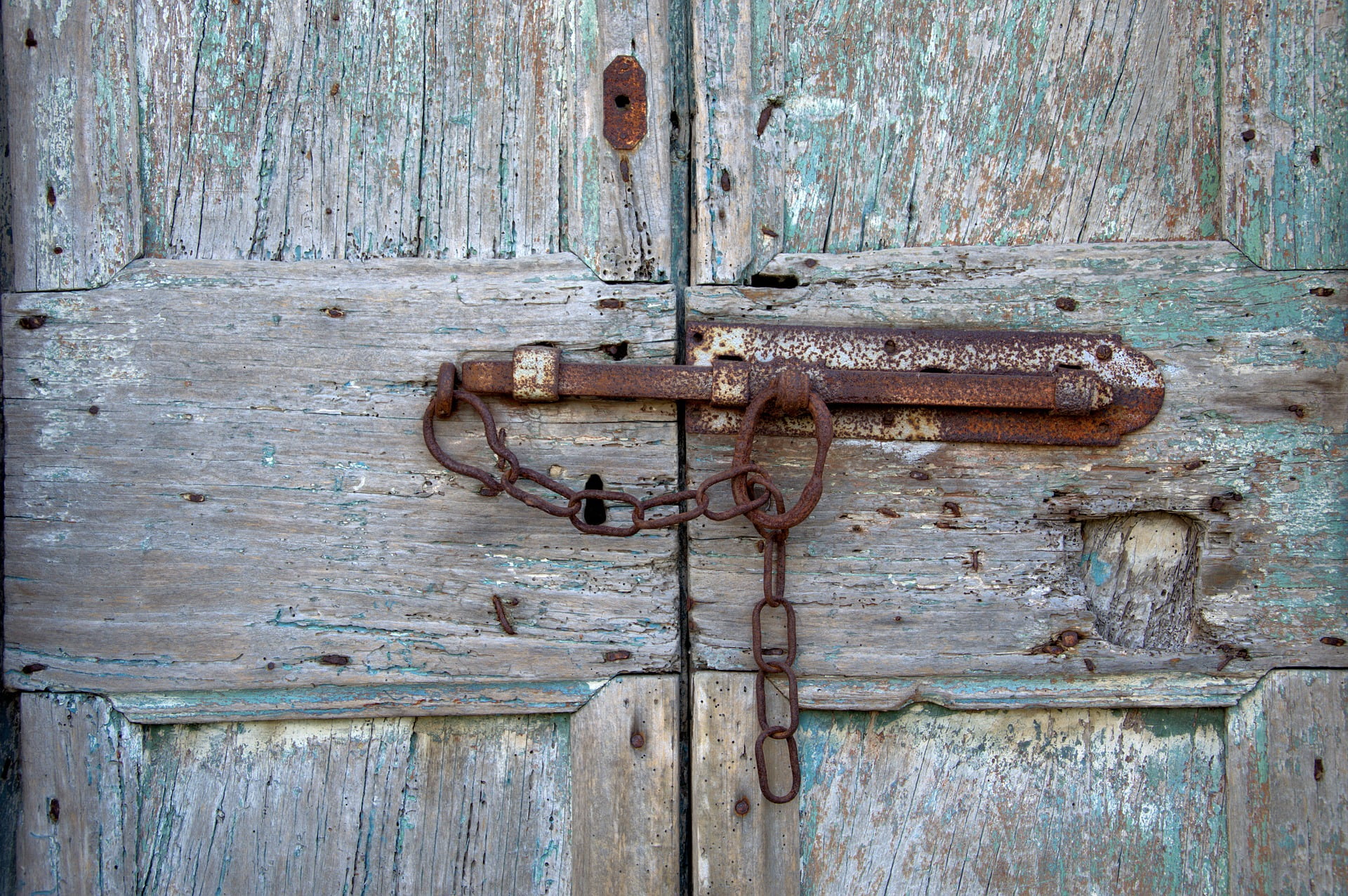 Deadbolt vs Deadlock Smith's Lock and Safe Lomita, CA